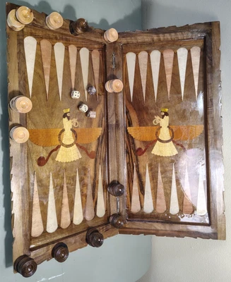 Juego de tablero de backgammon con incrustaciones de arte artesanales tallado persa zoroástrico Foto 1 de 4