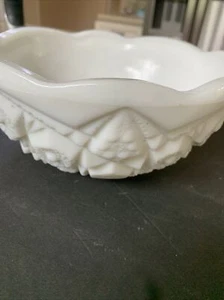 Vintage White Milk Glass Round Serving Candy Bowl Toltec by McKee Glass 8" - Picture 1 of 6