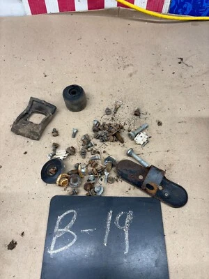 81 82 85 86 87 CHEVROLET GMC K5 K10 C10 K30 C30 DOOR HARDWARE BOTLS NUTS SCREWS - Image 1 of 4