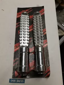 Accutronix Foot Pegs - Picture 1 of 3