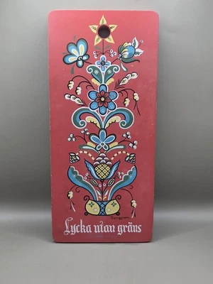 Placa de pared colgante de madera vintage Berggren Trayner 1962 "Felicidad sueca" 12" Foto 1 de 4