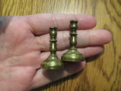 2 Vintage Brass Miniature Dollhouse Size Candlesticks - Imagem 1 de 3