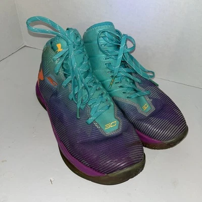 UNDER ARMOUR UA GS CURRY 4.5 MULTICOLOR LO QUE EL AZUL PÚRPURA ROSA 1274062-8946 Foto 1 de 4