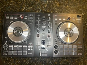 Pioneer DJ Serato DDJ-SB3 Controller per DJ a 2 canali - Foto 1 di 11