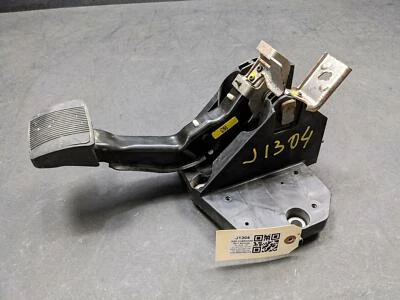 Pedal de freno Jeep Cherokee 4581693AG 2017 / 04581650AJ 2014 2015 2016 2018 Foto 1 de 4