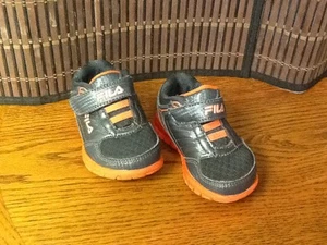 Zapatos deportivos Fila para niños pequeños talla 5 gris naranja F9 - Imagen 1 de 7
