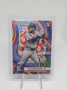 2024 Bowmans Best Victor Scott Refractor Rookie RC Cardinals #61 - Bild 1 von 2