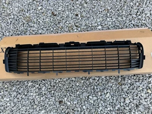 NEW GENUINE PEUGEOT 3008 2010-2013 FRONT BUMPER GRILL # 9685628677 # 742295 - Picture 1 of 3