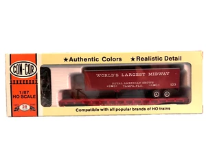 HO Scale Con-Cor Flat Car Carrying Circus Trailer - Picture 1 of 4