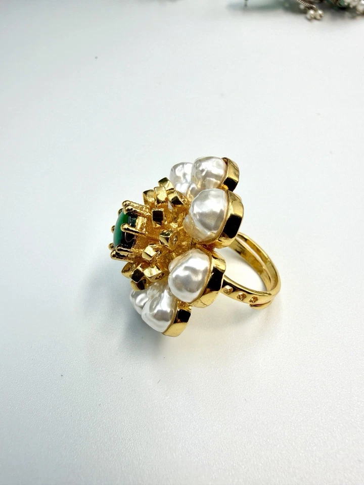 Mother Of Pearl 镀金戒指 带翡翠绿石 — 第 1/4 张图片