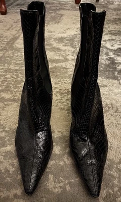 Женские сапоги Manolo Blahnik из змеиной кожи челси размер 42/12 черные с мешком для пыли - Изображение 1 из 4