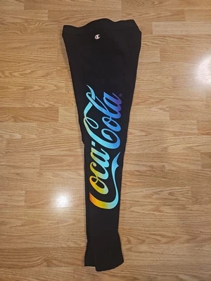Leggings Champion Coca Cola para mujer talla mediana multicolores.                  D6 Foto 1 de 4