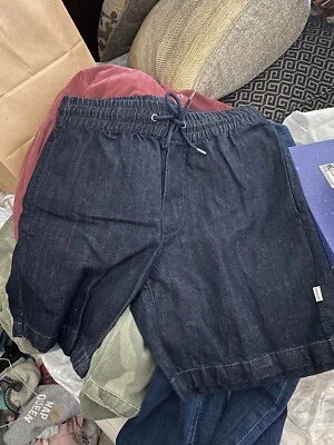 Pantalones cortos de jean Guess para hombre de mezcla de algodón/lino en enjuague talla pequeña Foto 1 de 4