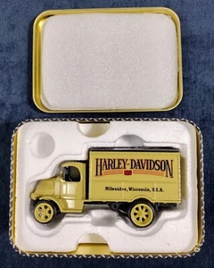 ERTL 1926 Bull Dog Replica MACK Truck Diecast Harley Davidson Milwaukee USA 1:43 - Picture 1 of 9