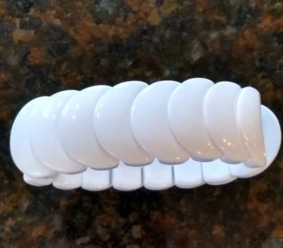 WOMEN'S WHITE ACRYLIC HALF MOON BEAD STRETCH BRACELET~9 IN. ~VINTAGE - Image 1 of 4