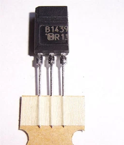 TR16: PANASONIC 2SB1439 TRANSISTORS (15 PCS ) - Picture 1 of 3
