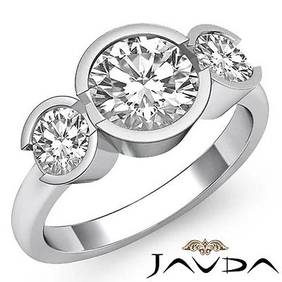 Anillo de compromiso de 3 piedras con bisel redondo de 2,1 quilates con diamantes GIA F VS2 de oro blanco de 14 k Foto 1 de 4