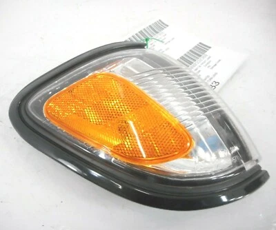 Lámpara giratoria de estacionamiento para pasajeros Toyota Tacoma mercado de accesorios derecho TYC 2001-2004 Foto 1 de 3