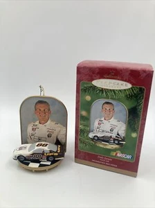 Hallmark Andenken Ornament - NASCAR Dale Jarrett # 88 UPS - 2001 - Bild 1 von 8