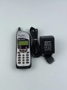 Téléphone Mobile Vintage Sagem avec Chargeur - Photo 1 sur 3