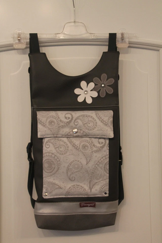 Rucksack der Fa. "Friesengeist" kaum getragen,Ornamentdruck, grau - Bild 1 von 1