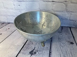 VTG Mid Century COLANDER STRAINER Christmas Star Pattern Aluminum Footed 12 IN - Picture 1 of 6
