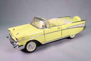 LE1132 ROAD SIGNATURE 92108 voiture 1/18 Chevrolet Bel Air cabriolet 1957 jaune
