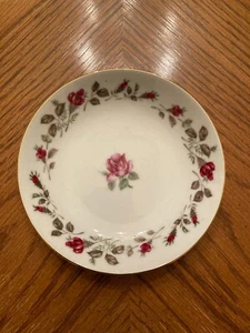 Made in Japan Moss Rose Diamond China Berry/Dessert Bowl, Gold Trim - Picture 1 of 5