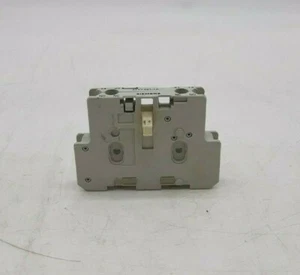 Siemens 3TY7561-1A Auxiliary Contact - Picture 1 of 4