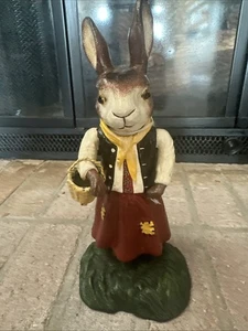 Antike Gusseisen Metall Hase Türstopper Figur mit Korb weibliches Mädchen - Bild 1 von 9