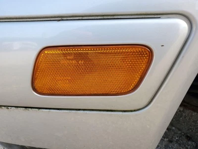 Luz de señalización lateral delantera izquierda Mercedes E320 1996-2002 (montada en parachoques) Foto 1 de 4