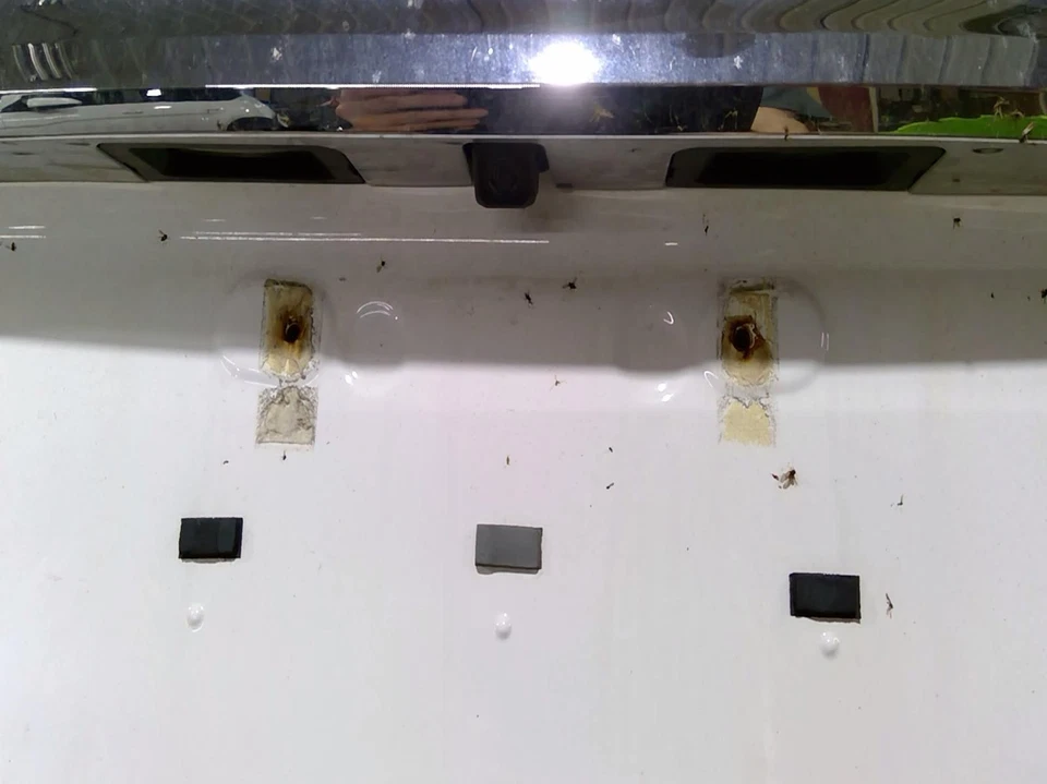 Used Deck Lid fits: 2017 Toyota Camry rear view camera w/o spoiler conventional - Image 1 of 4