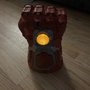 Marvel Avengers: Endgame Red Infinity Gauntlet Electronic Fist - Picture 1 of 2