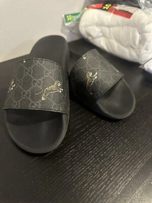 Gucci unisex slippers size 6 - Image 1 of 4