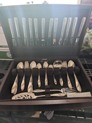 Посеребренное серебро Tudor Plate Oneida Community Queen Bess II слой серебра - Изображение 1 из 2