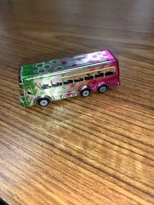 Autobús turístico Galoob Micro Machines 1989 vintage cromado plateado, verde y rosa Foto 1 de 4