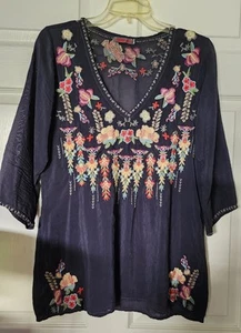 Johnny Was V Neck Blouse Small Dk Grey Floral Embroidered Top 3/4 Sleeve - Picture 1 of 4
