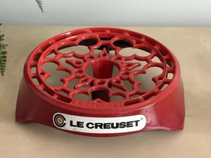 Cerise Red Ombre Le Creuset Cast Iron Enamel Trivet 8" France Raised - Picture 1 of 6