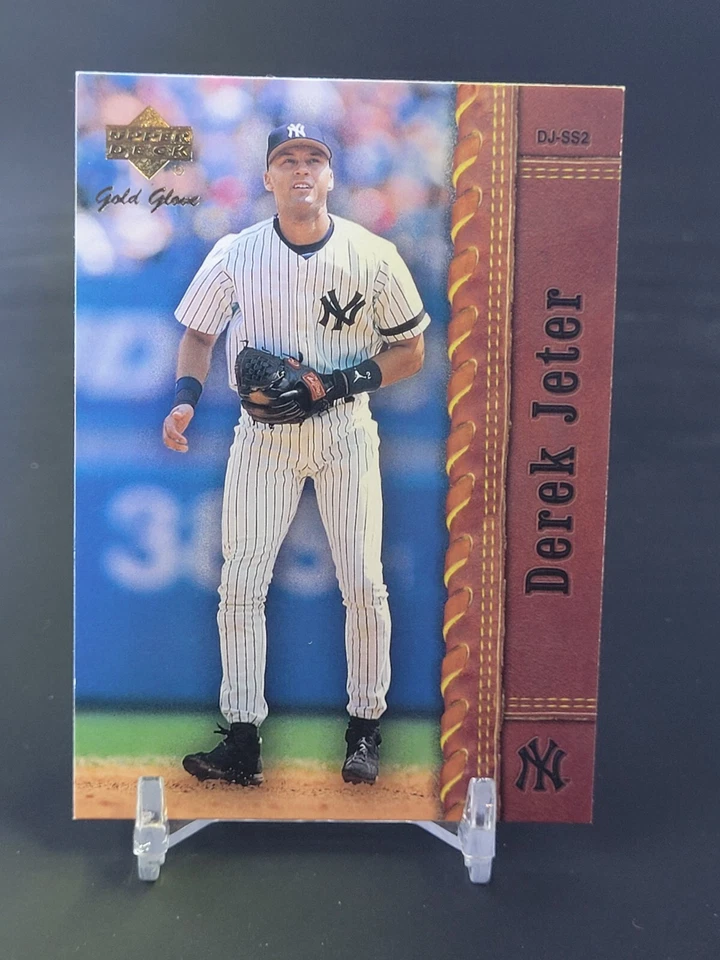 2001 Upper Deck Gold Glove #40 Derek Jeter - Image 1 of 1