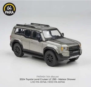 Coche modelo plateado Toyota Land Cruiser LC 250 LHD 2024 1/64 de Paragon PA-55746 - Imagen 1 de 2