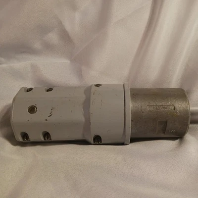 Crouse-Hinds Arktite APJ 6485-M72 plug Missing a  Mercury Marine top retainer - Image 1 of 4