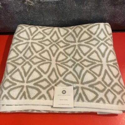 Hotel Collection Bath Light Steel 1005863900 Bath Towel 30 x 56 in Light Green @ - Image 1 of 3