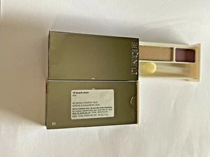 2 x Clinique all about shadow duo Mini en 18 ciruela de playa, 0,04 oz/1,3 g, NUEVO - Imagen 1 de 1