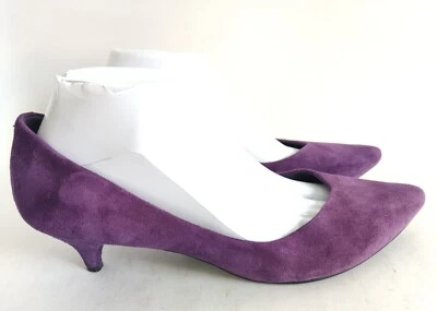 Y2K 90s BCBG Paris Purple Suede Pointy Toe Kitten Heels Women's Size 8.5 Pumps - Image 1 of 4