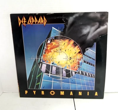 Def Leppard - Pyromania 1983 33 rpm LP Mercury 422-810 308-1 M-1,  NM/EX - Image 1 of 4