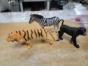 Mixed Lot of 3 Wild Life and SAFARI Animals Assorted Toy Figures - Picture 1 of 4