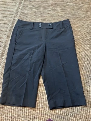 Larry Levine Stretch Women 12 Black Zip Hook Buckle Crop Capri Dress Shorts EUC - Image 1 of 4