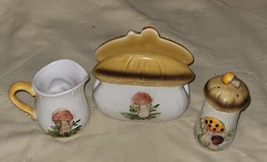 Lotto Tovaglioli Crema Ceramica Funghi Allegri. SEARS vintage. Made In Japan - Foto 1 di 11