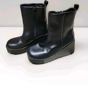 Trendy gothic club Rock Candy Black Faux Leather Zip 3 1/2"platform boots 7.5 - Picture 1 of 7