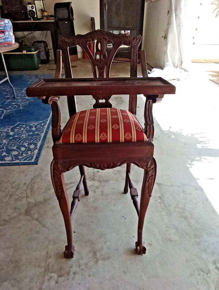 Trona infantil vintage de madera tallada estilo Chippendale de caoba para niños Foto 1 de 4